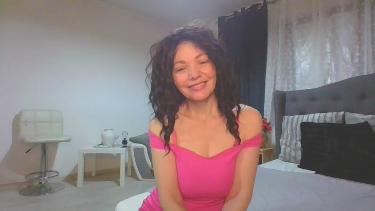 ROSALIYE's Streamate show and profile