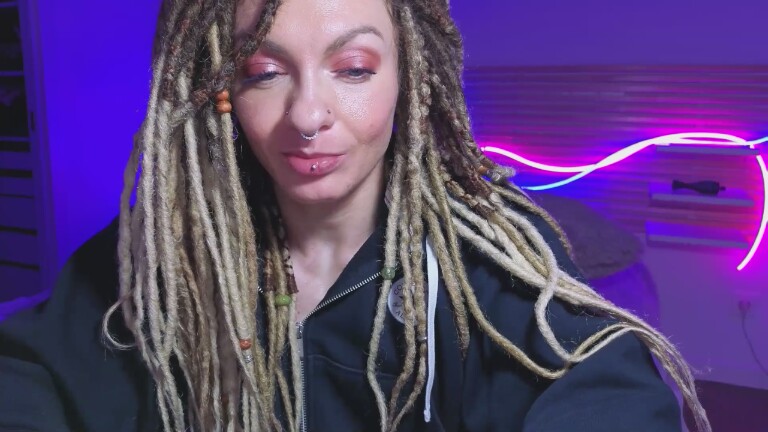 EshleyAlwaysFit's Streamate show and profile