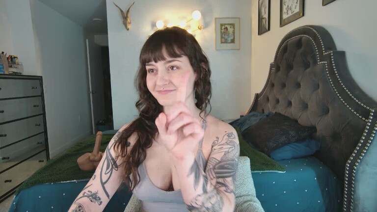 QueenAvaline's Streamate show and profile
