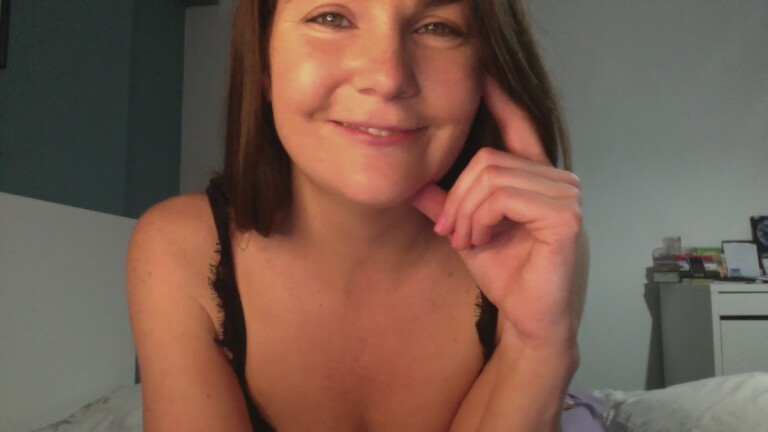 LittleMissFoxx's Streamate show and profile